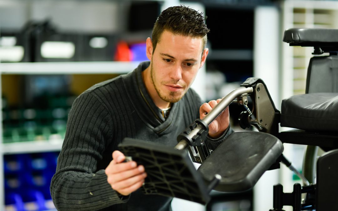 Envie Autonomie : photo d'un salarié en train de travailler à Envie Anjou