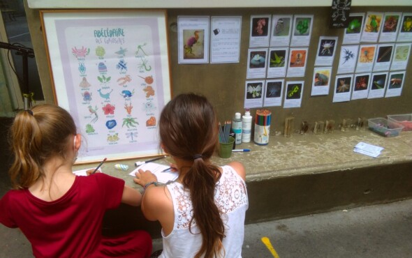 Atelier pédagogique avec les passeurs de curiosités : programmation d'Envie Le Labo juillet 2021