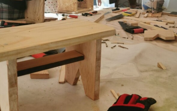 Je construis mon tabouret 100% récup