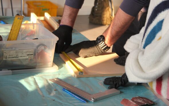 atelier pratique création sapin en bois de récup programmation envie le labo