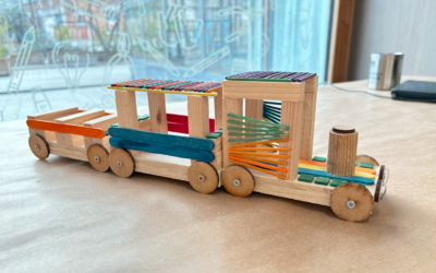 atelier ludique fabrication petit train bois de récupprogrammation envie le labo